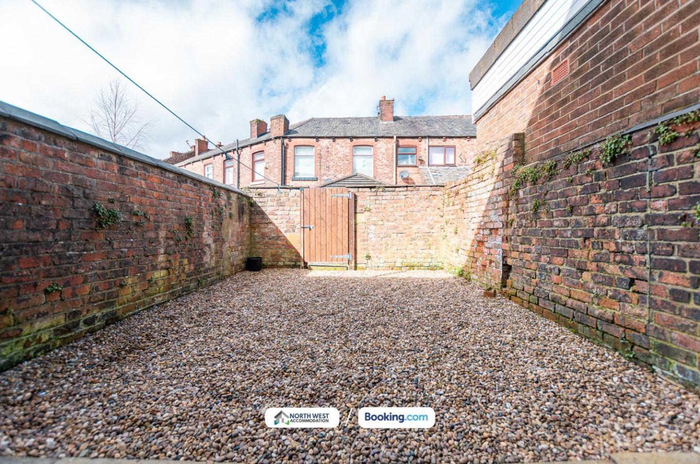 Manchester Work Stays 2Br Home With Parking & Wifi 외부 사진