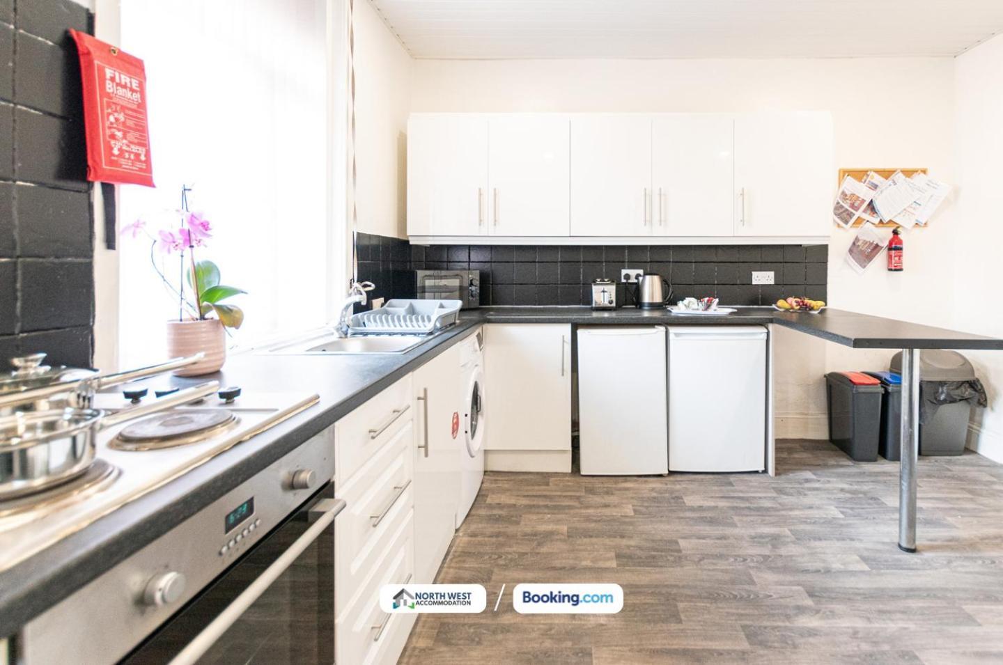 Manchester Work Stays 2Br Home With Parking & Wifi 외부 사진