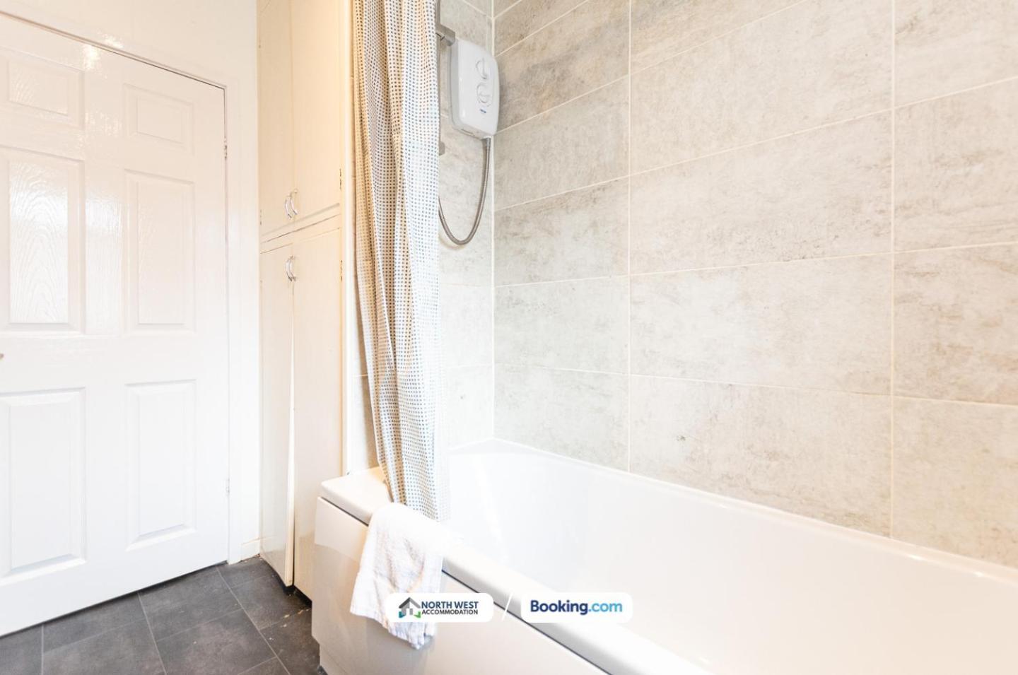 Manchester Work Stays 2Br Home With Parking & Wifi 외부 사진
