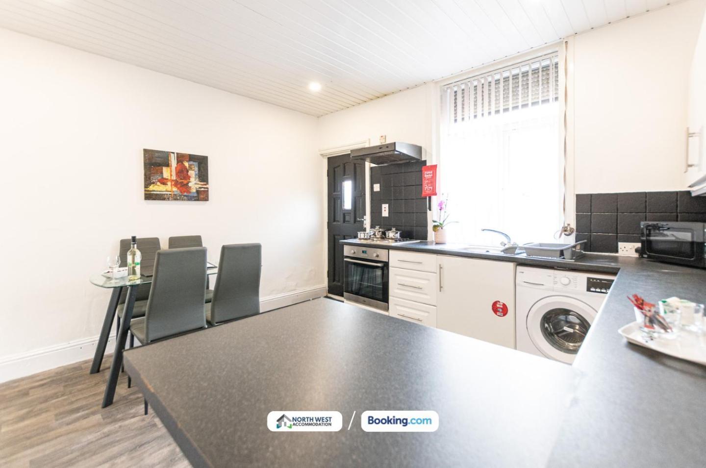 Manchester Work Stays 2Br Home With Parking & Wifi 외부 사진